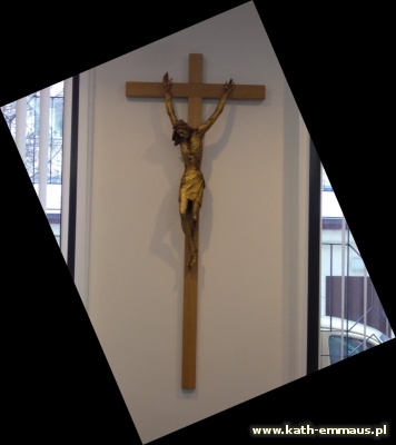 Kreuz im Gemeinderaum  